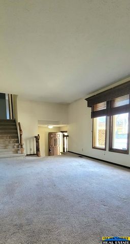 5614 N 116 Avenue Circle, Omaha, NE 68164