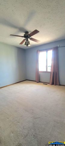 5614 N 116 Avenue Circle, Omaha, NE 68164