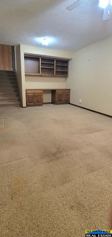 5614 N 116 Avenue Circle, Omaha, NE 68164