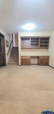 5614 N 116 Avenue Circle, Omaha, NE 68164