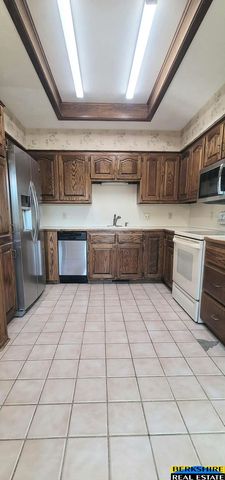 5614 N 116 Avenue Circle, Omaha, NE 68164