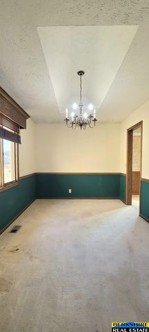 5614 N 116 Avenue Circle, Omaha, NE 68164