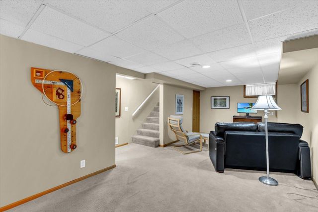 2925 Georgia Avenue S, Saint Louis Park, MN 55426