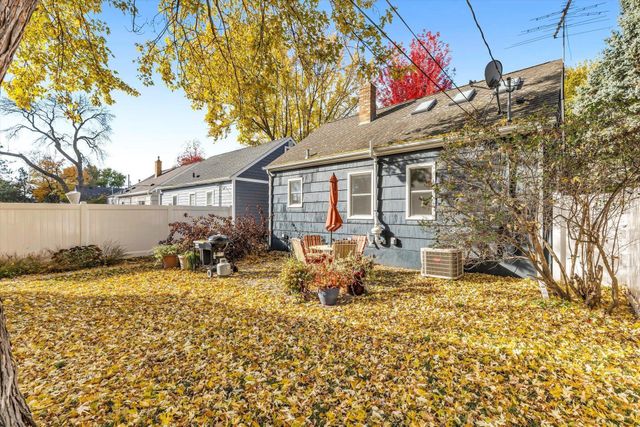 2925 Georgia Avenue S, Saint Louis Park, MN 55426