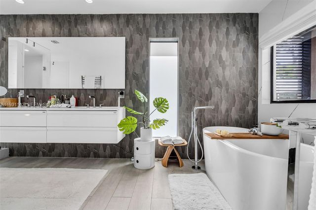 490 NE 91st St, Miami Shores, FL 33138