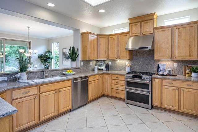 2748 Woodacre Ct, Lincoln, CA 95648