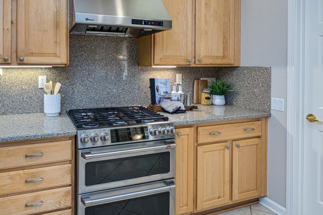 2748 Woodacre Ct, Lincoln, CA 95648