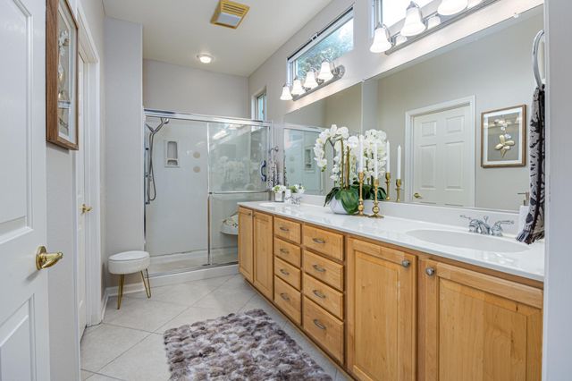 2748 Woodacre Ct, Lincoln, CA 95648