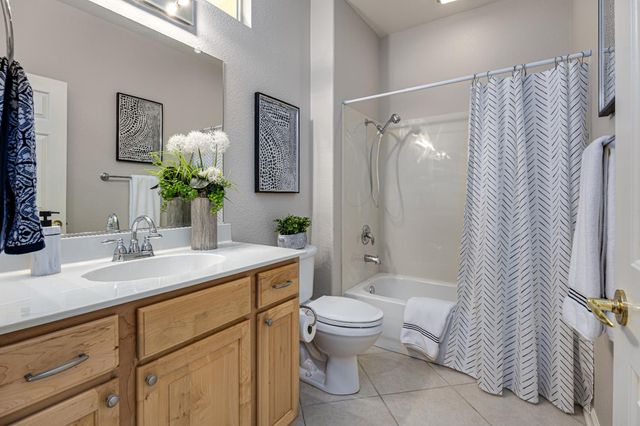 2748 Woodacre Ct, Lincoln, CA 95648