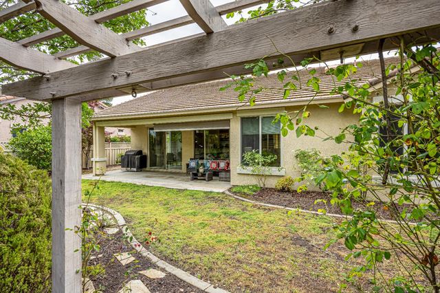 2748 Woodacre Ct, Lincoln, CA 95648