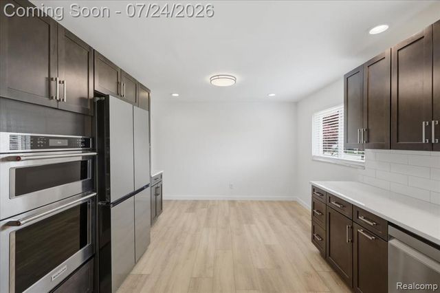 38475 Manchester Street, Clinton Township, MI 48036