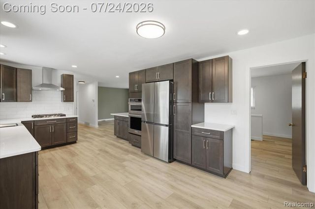 38475 Manchester Street, Clinton Township, MI 48036