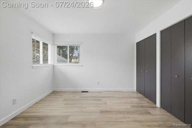 38475 Manchester Street, Clinton Township, MI 48036