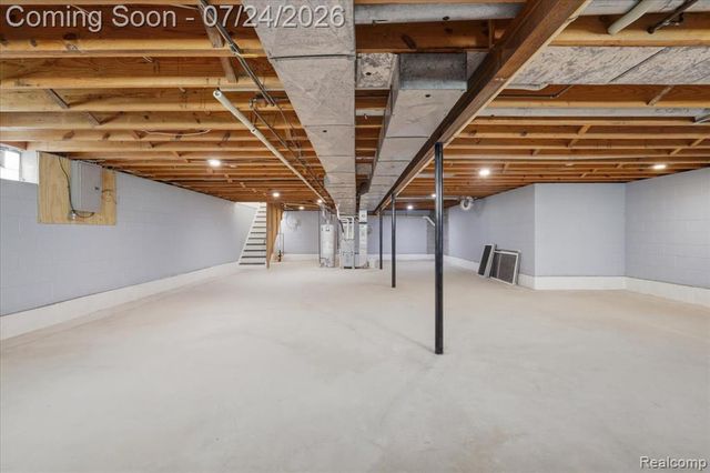 38475 Manchester Street, Clinton Township, MI 48036