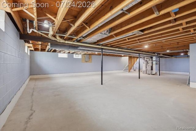 38475 Manchester Street, Clinton Township, MI 48036