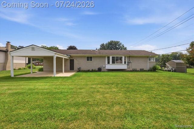 38475 Manchester Street, Clinton Township, MI 48036
