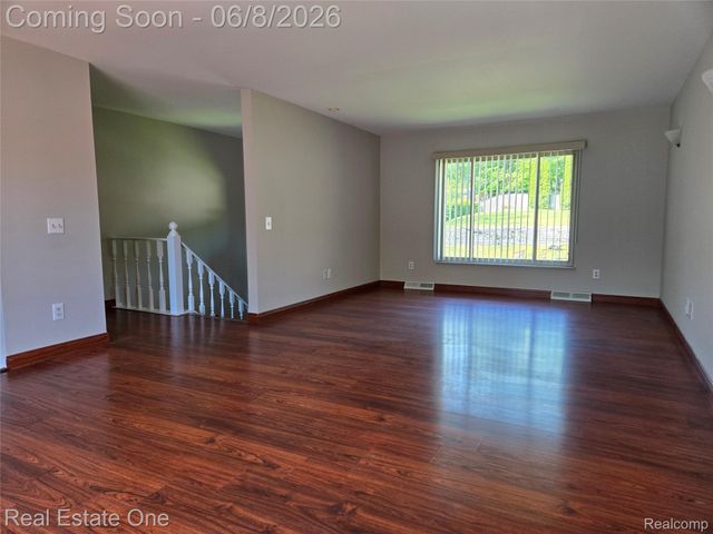 661 Harry Paul Drive, Orion Charter Township, MI 48362