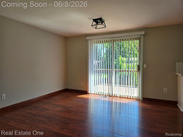 661 Harry Paul Drive, Orion Charter Township, MI 48362