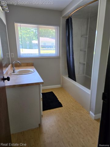 661 Harry Paul Drive, Orion Charter Township, MI 48362