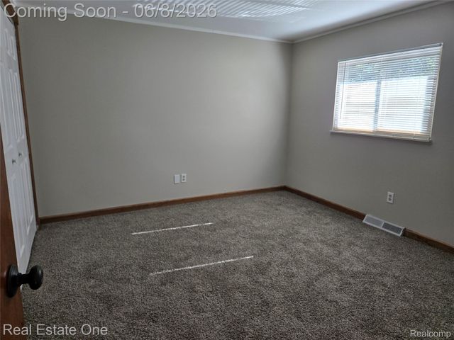 661 Harry Paul Drive, Orion Charter Township, MI 48362