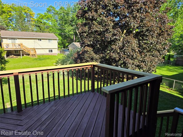 661 Harry Paul Drive, Orion Charter Township, MI 48362