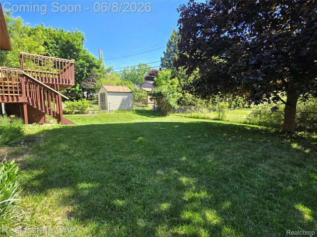 661 Harry Paul Drive, Orion Charter Township, MI 48362