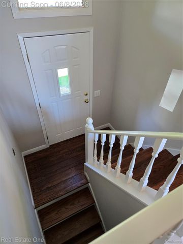661 Harry Paul Drive, Orion Charter Township, MI 48362