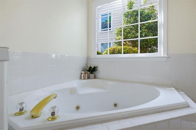 220 Ridge Point Court, Alpharetta, GA 30022