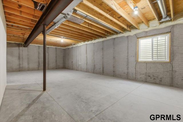 212 St. Andrews Loop, Malvern, IA 51551