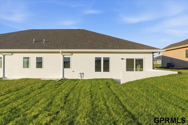 212 St. Andrews Loop, Malvern, IA 51551