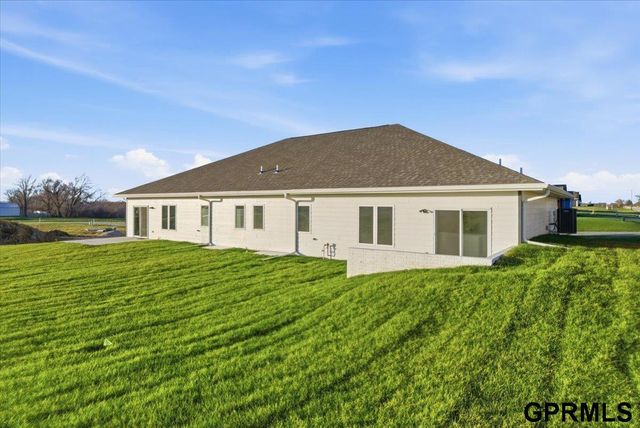 212 St. Andrews Loop, Malvern, IA 51551