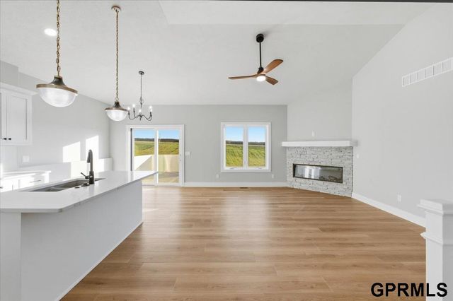 212 St. Andrews Loop, Malvern, IA 51551