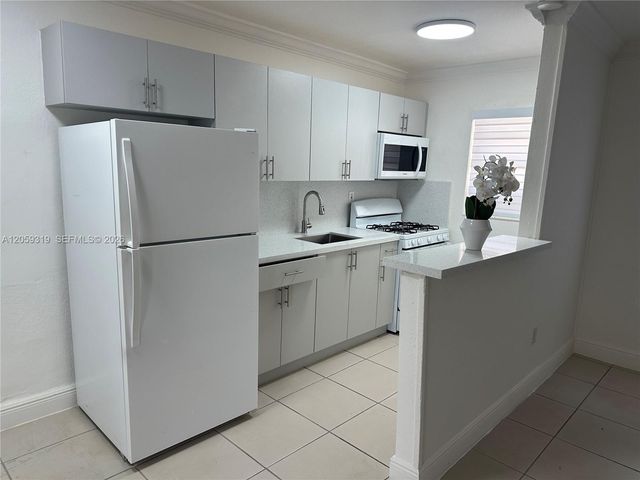 3855 SW 79th Ave 27, Miami, FL 33155