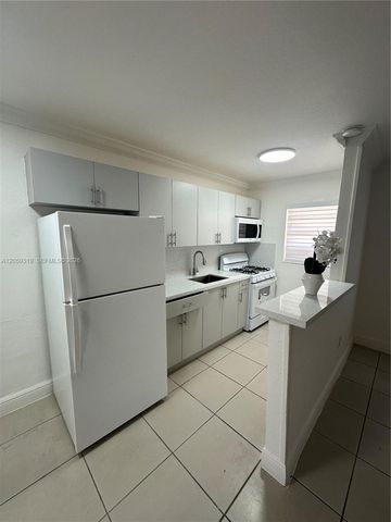 3855 SW 79th Ave 27, Miami, FL 33155