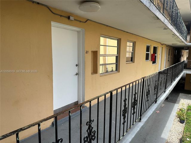 3855 SW 79th Ave 27, Miami, FL 33155