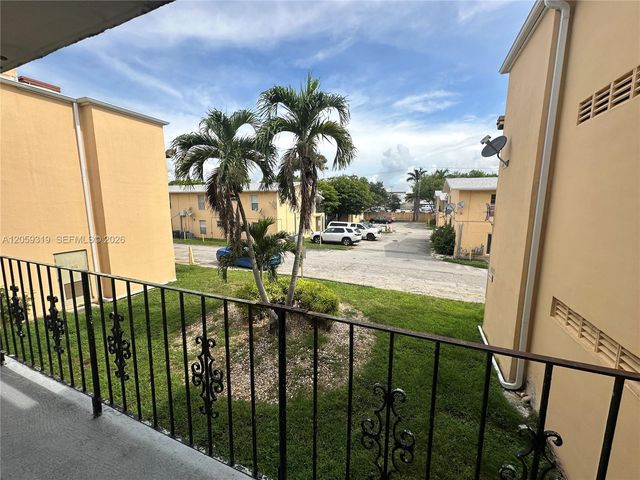 3855 SW 79th Ave 27, Miami, FL 33155