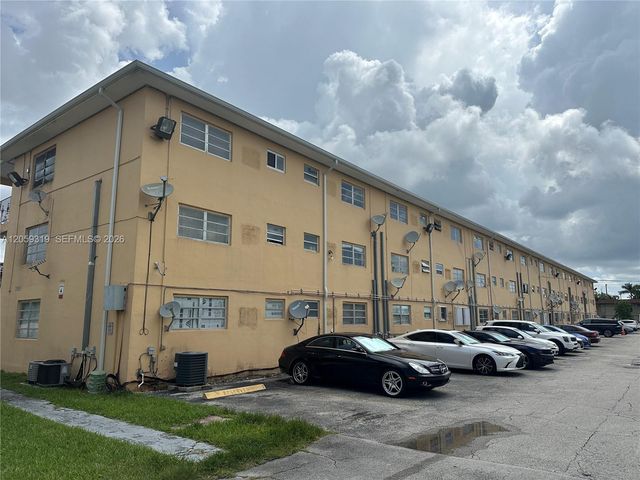 3855 SW 79th Ave 27, Miami, FL 33155