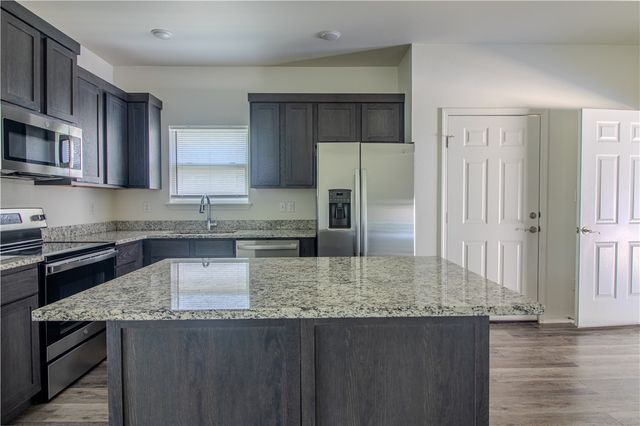 803 S Rupple Road 2, Fayetteville, AR 72704