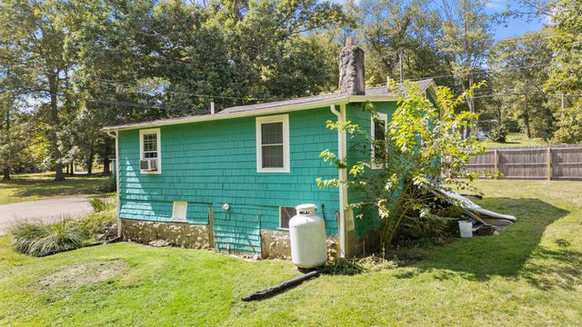 352 Pendleton Hill Road, North Stonington, CT 06359