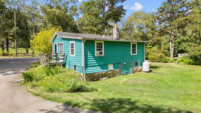 352 Pendleton Hill Road, North Stonington, CT 06359
