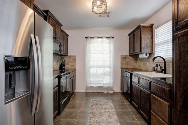 12601 Heritage Oaks Drive, Oklahoma City, OK 73120