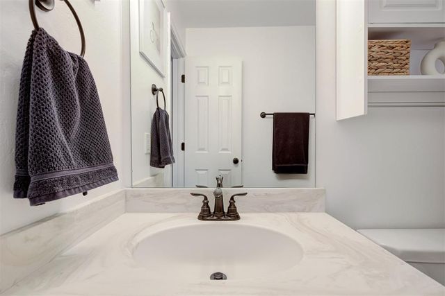 12601 Heritage Oaks Drive, Oklahoma City, OK 73120