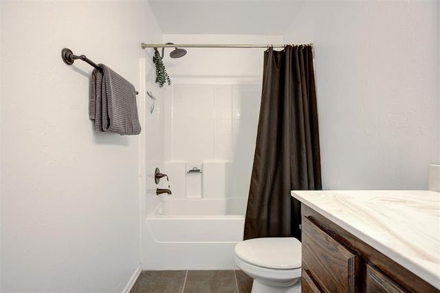 12601 Heritage Oaks Drive, Oklahoma City, OK 73120