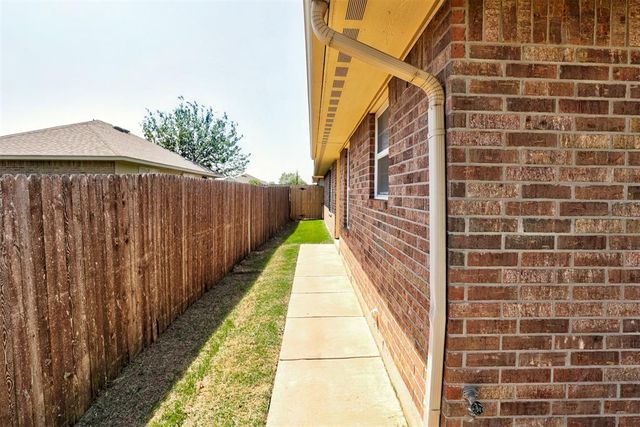 12601 Heritage Oaks Drive, Oklahoma City, OK 73120