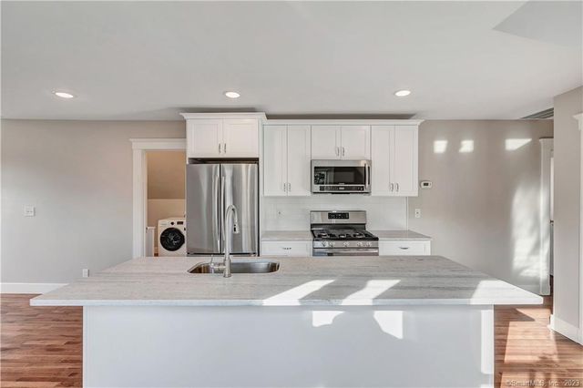 22 Hubinger Street 3, New Haven, CT 06511