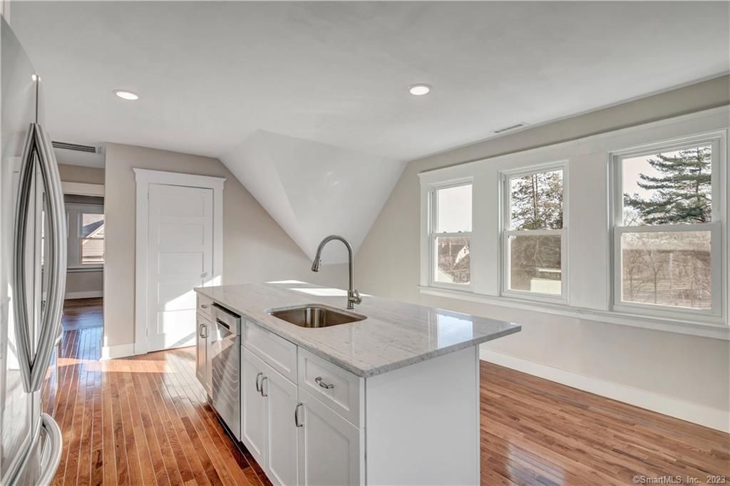 22 Hubinger Street 3, New Haven, CT 06511