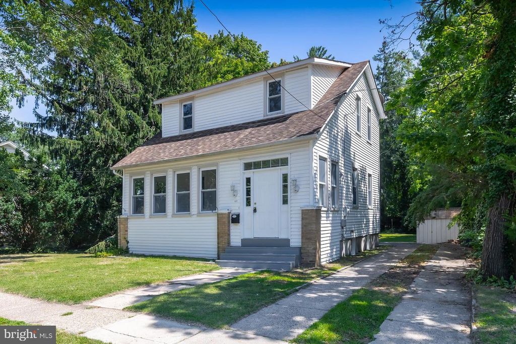 127 HEMLOCK AVE, Laurel Springs, NJ 08021