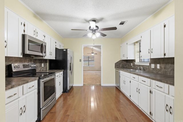 506 Parkway Place Drive, Little Rock, AR 72211