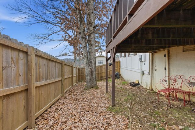 506 Parkway Place Drive, Little Rock, AR 72211