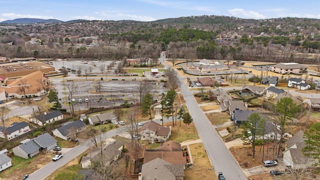 506 Parkway Place Drive, Little Rock, AR 72211